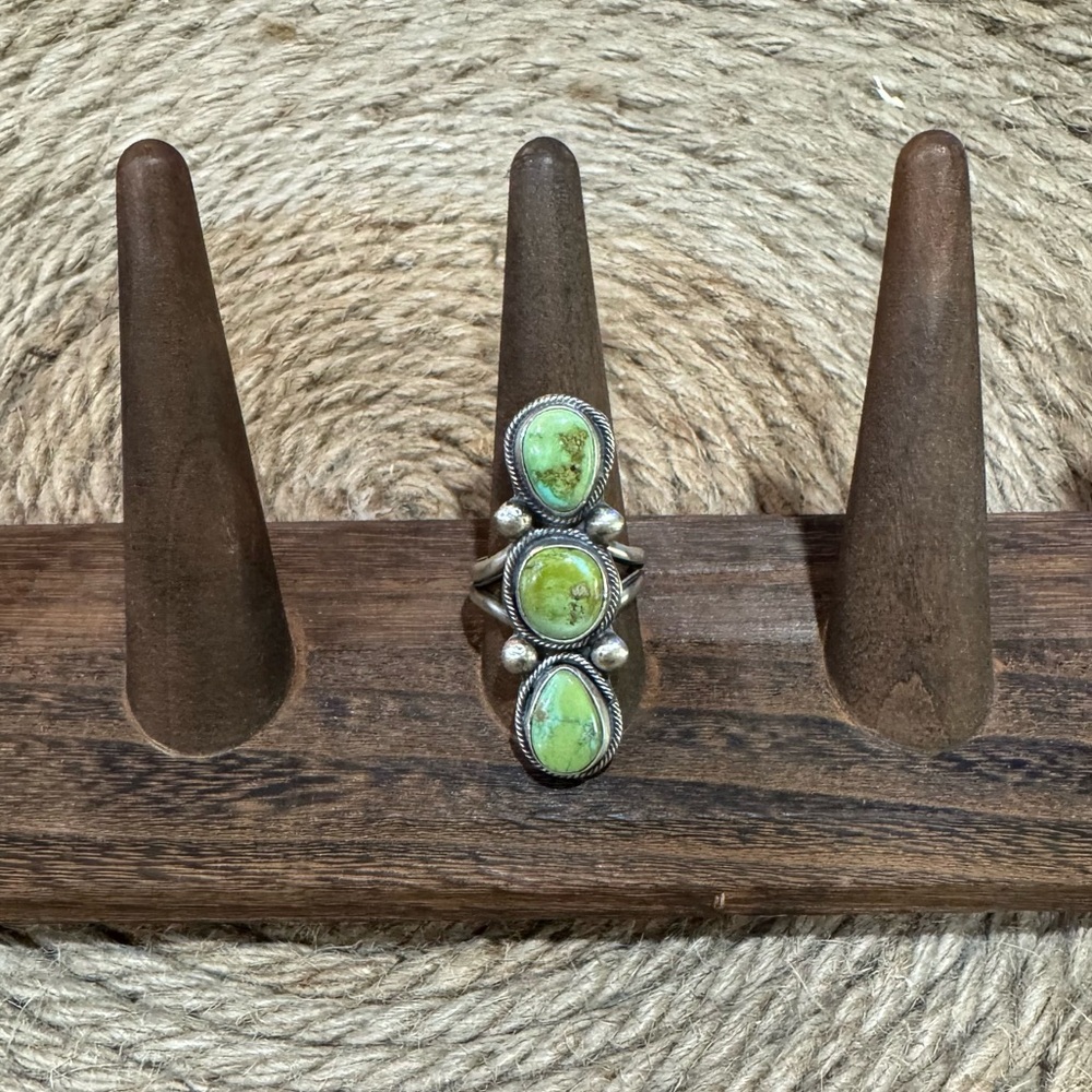 Ella Peter Sonoran Gold 3 stone ring